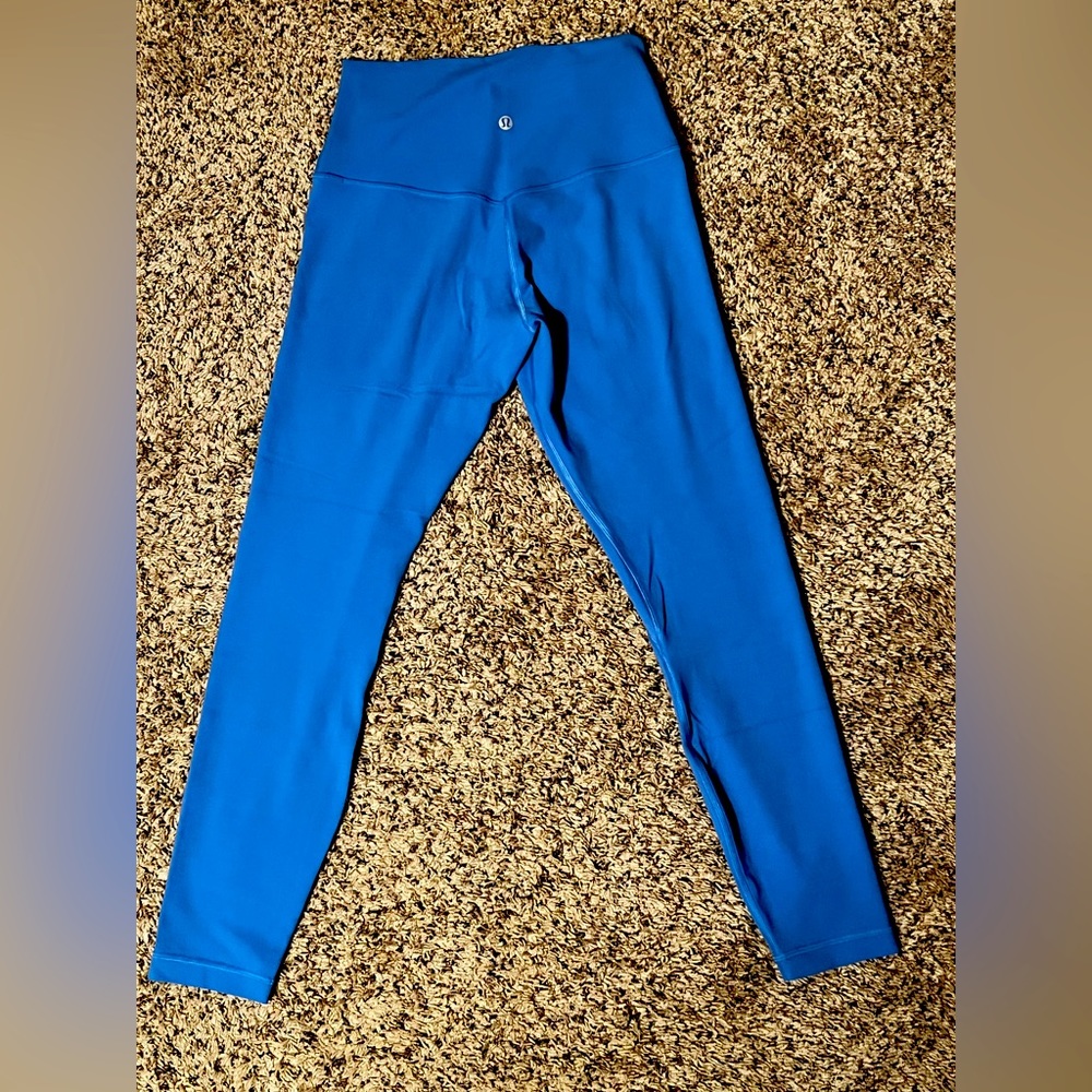 Women’s Lululemon Align High Rise 25” leggings Sz 6